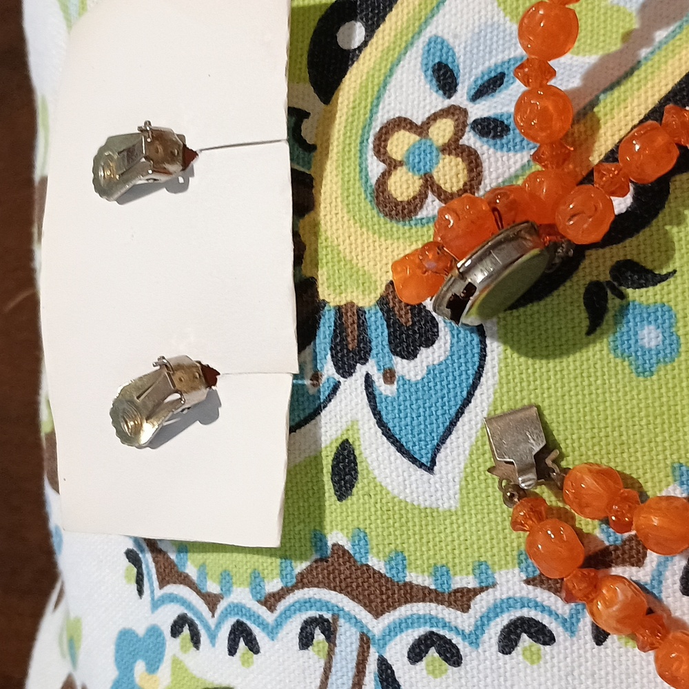 Groovy Orange Vintage 1950s To '70s Textured plastic necklace 16" And Earrings - Picture 2 of 7